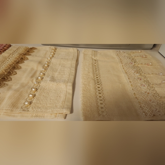 Unique Fancy Guest Hand Towel - Picture 11 of 12